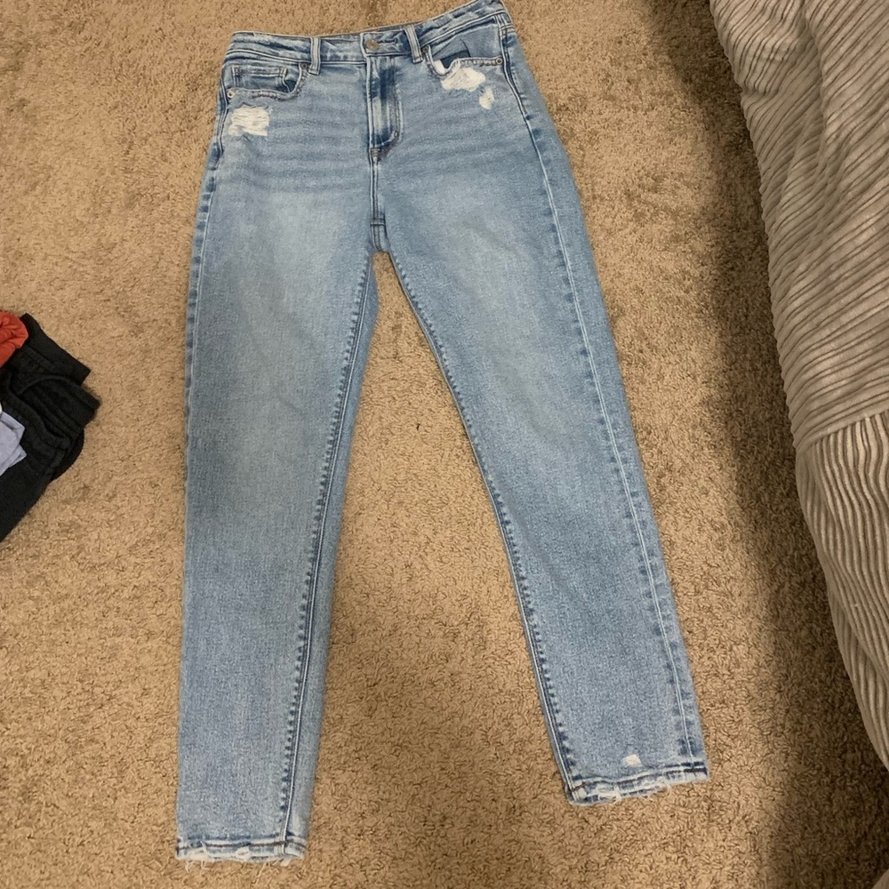 American Eagle size 4, and 3/4 jeans. Light wash, skinny jean stretch feel.